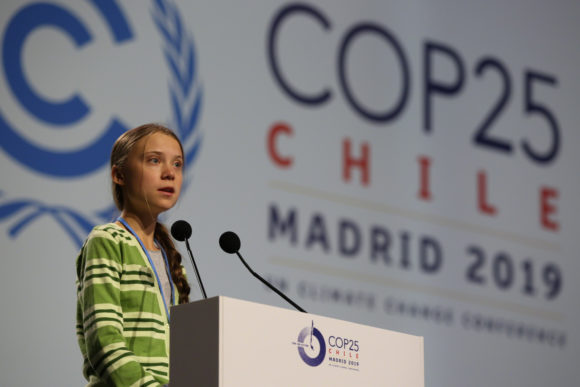 Greta Thunberg kom till COP25 och höll ett tal om att världens ledare måste enas om att minska utsläppen snabbt. Bild: IISD/ENB | Kiara Worth