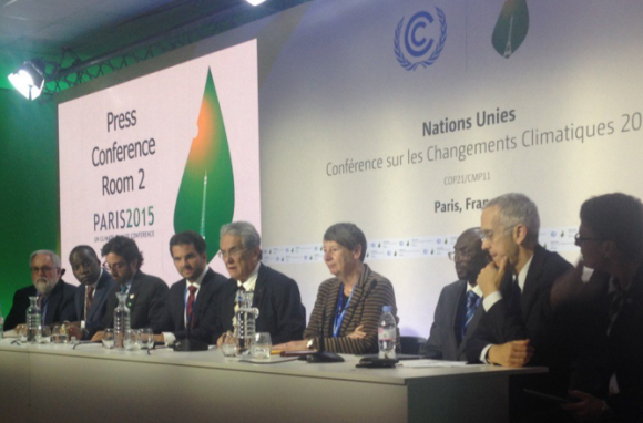 High Ambition Coalition presenterar sig på en presskonferens på COP21 i Paris.