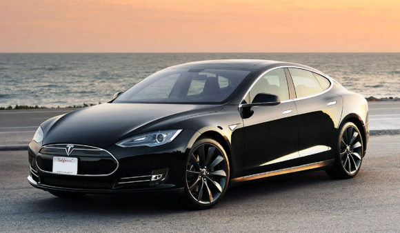 Teslas elbil kallad "Model S". Källa: Wikimedia