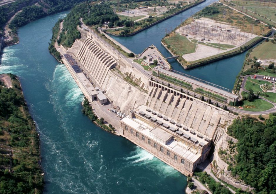 Det kanadensiska vattenkraftverket Sir Adam Beck Generating Complex, vid Niagarafallen, använder pumpning för att lagra energi. Bild: Ontario Power Generation